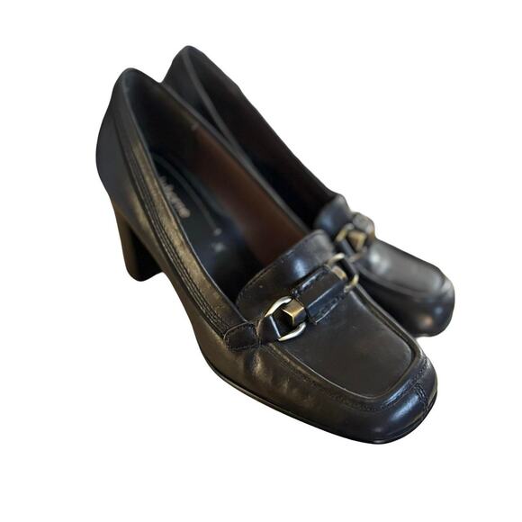 Y2K VTG. 2000'S BLACK LEATHER BUCKLE LOAFERS HEELS SZ. 6-6.5 LIZ CLAIBORNE. - Picture 2 of 8